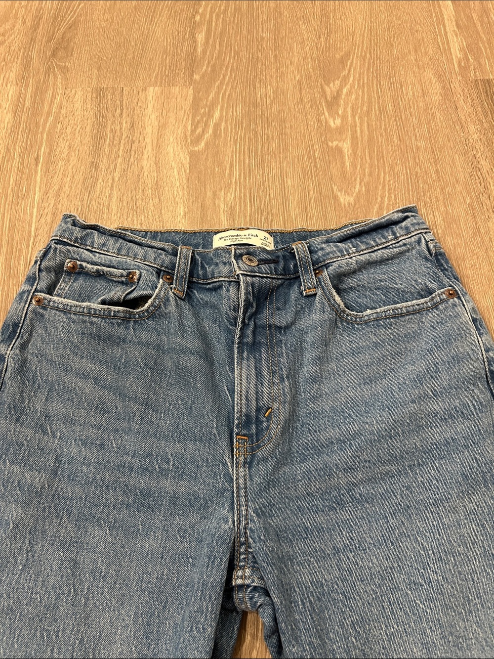 Abercrombie & Fitch - The Vintage Straight High Rise Jeans - Picture 6 of 6